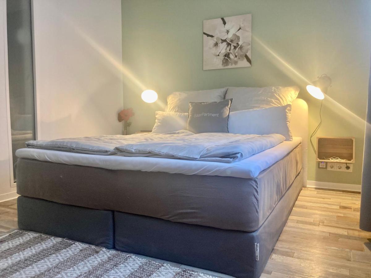 Living At Saarpartments -Adultsonly- 2 Bedrooms, Kitchen - Business & Holiday Apartments For Long- And Short Term Stay, 3 Min To Train Station, Secure E-Bike Parking! Saarbruecken Ngoại thất bức ảnh