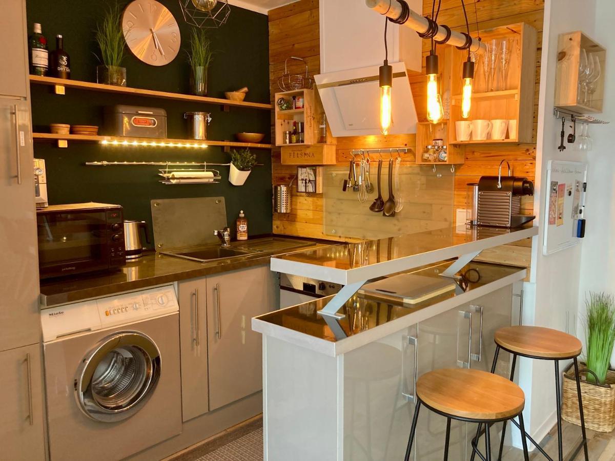 Living At Saarpartments -Adultsonly- 2 Bedrooms, Kitchen - Business & Holiday Apartments For Long- And Short Term Stay, 3 Min To Train Station, Secure E-Bike Parking! Saarbruecken Ngoại thất bức ảnh