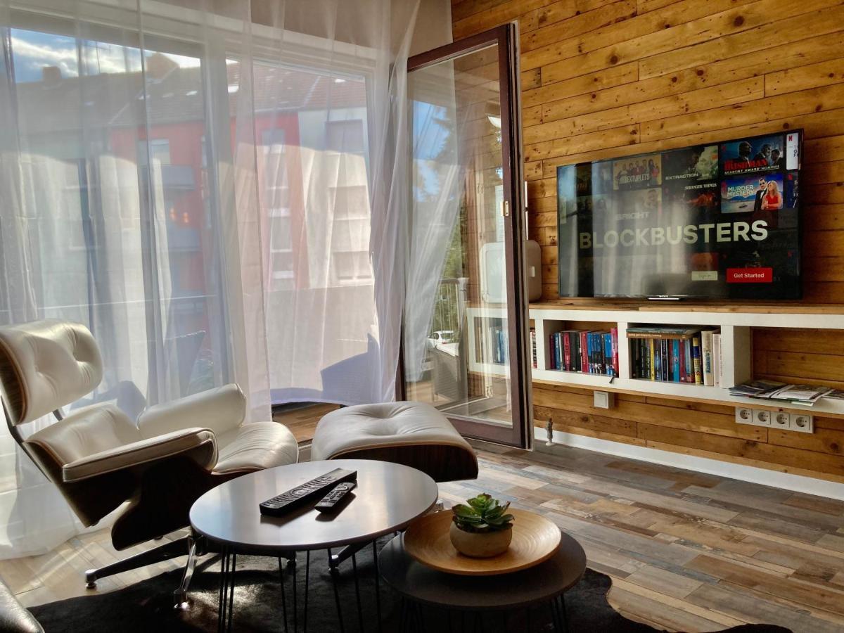 Living At Saarpartments -Adultsonly- 2 Bedrooms, Kitchen - Business & Holiday Apartments For Long- And Short Term Stay, 3 Min To Train Station, Secure E-Bike Parking! Saarbruecken Ngoại thất bức ảnh