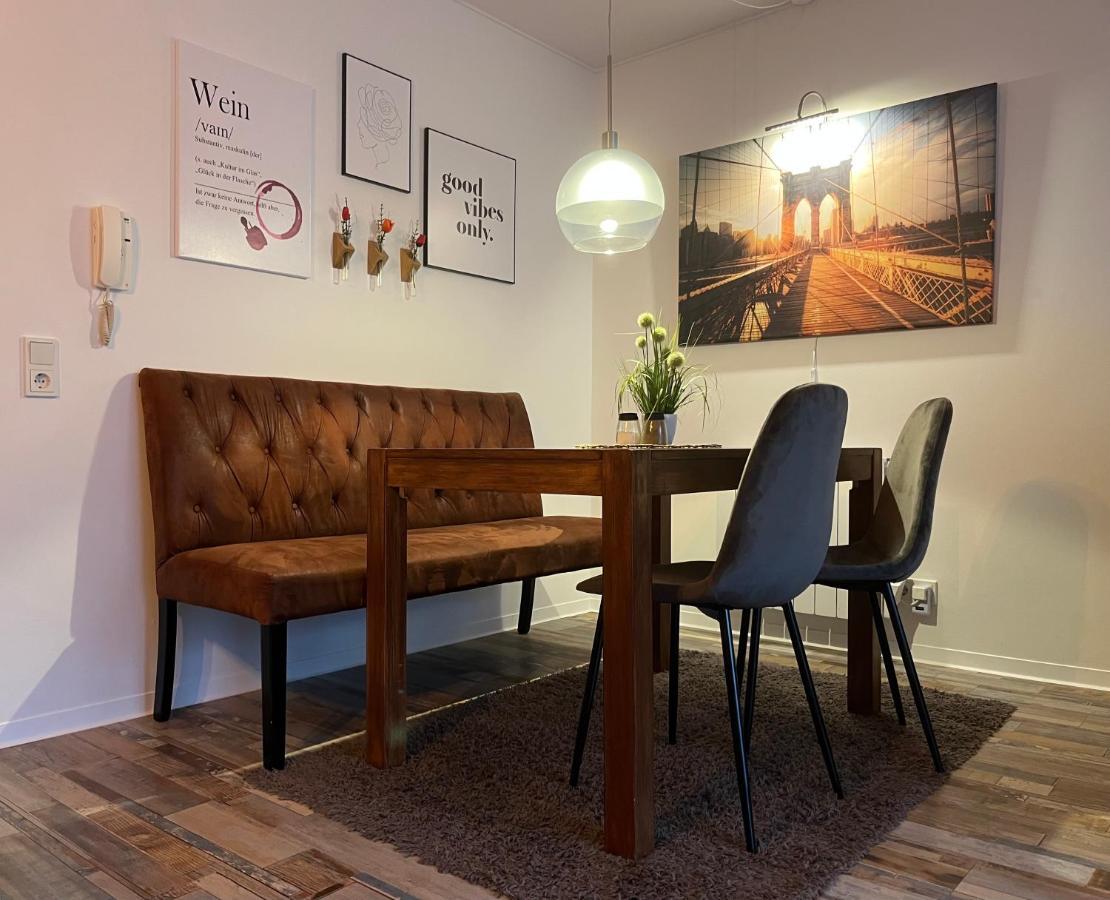Living At Saarpartments -Adultsonly- 2 Bedrooms, Kitchen - Business & Holiday Apartments For Long- And Short Term Stay, 3 Min To Train Station, Secure E-Bike Parking! Saarbruecken Ngoại thất bức ảnh