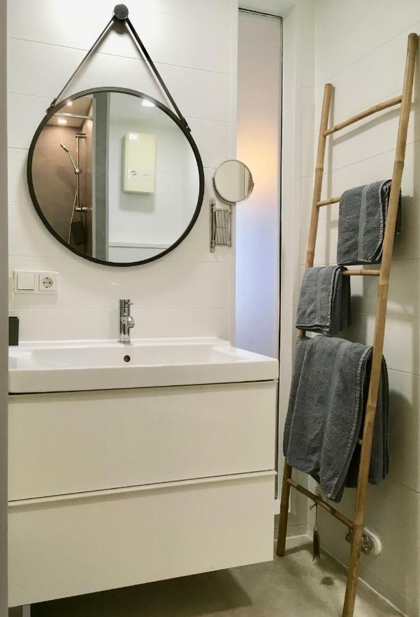 Living At Saarpartments -Adultsonly- 2 Bedrooms, Kitchen - Business & Holiday Apartments For Long- And Short Term Stay, 3 Min To Train Station, Secure E-Bike Parking! Saarbruecken Ngoại thất bức ảnh
